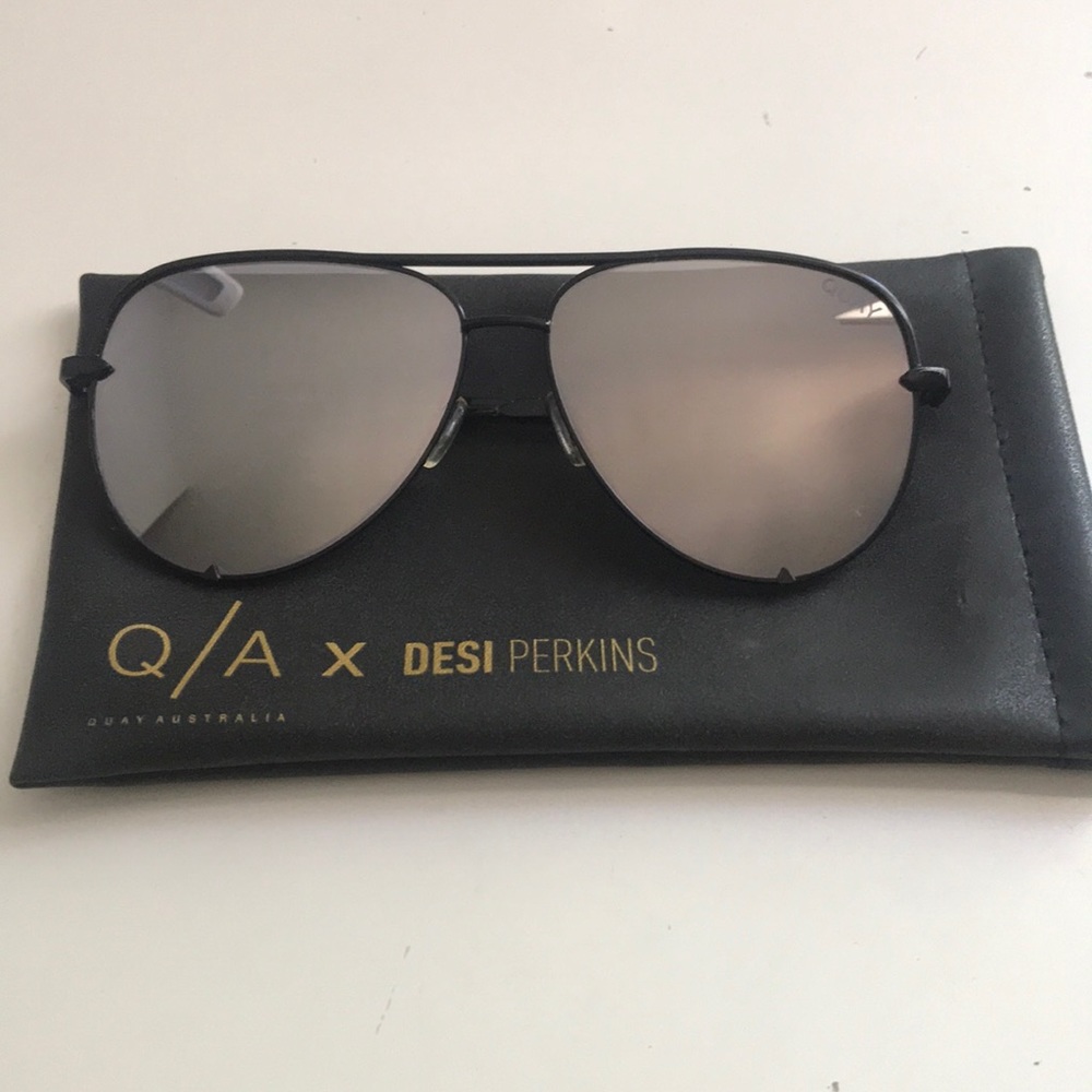 QUAY X DESI PERKINS HIGH KEY SUNNIES